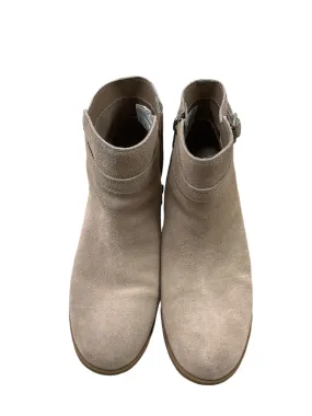 Boots Ankle Heels By Ugg In Beige, Size: 6.5